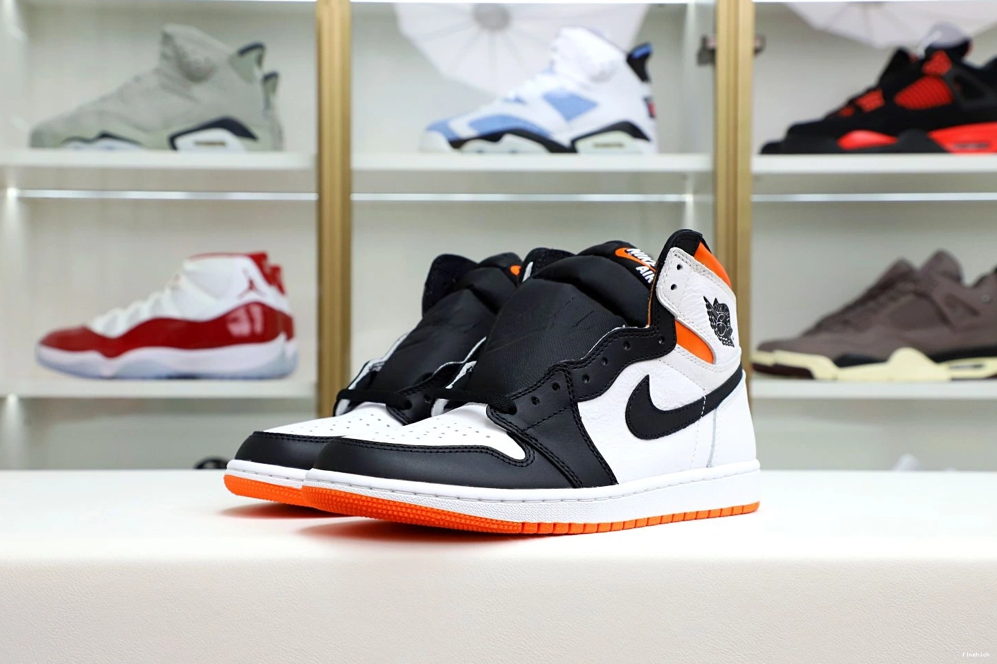Electro Retro Air Jordan 1 Orange' High OG 0806